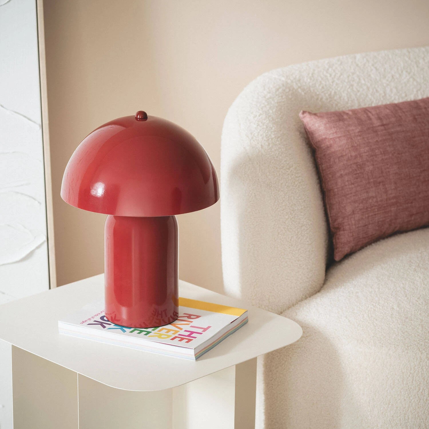 Lampe champignon en métal rouge – lampe de table design décorative
