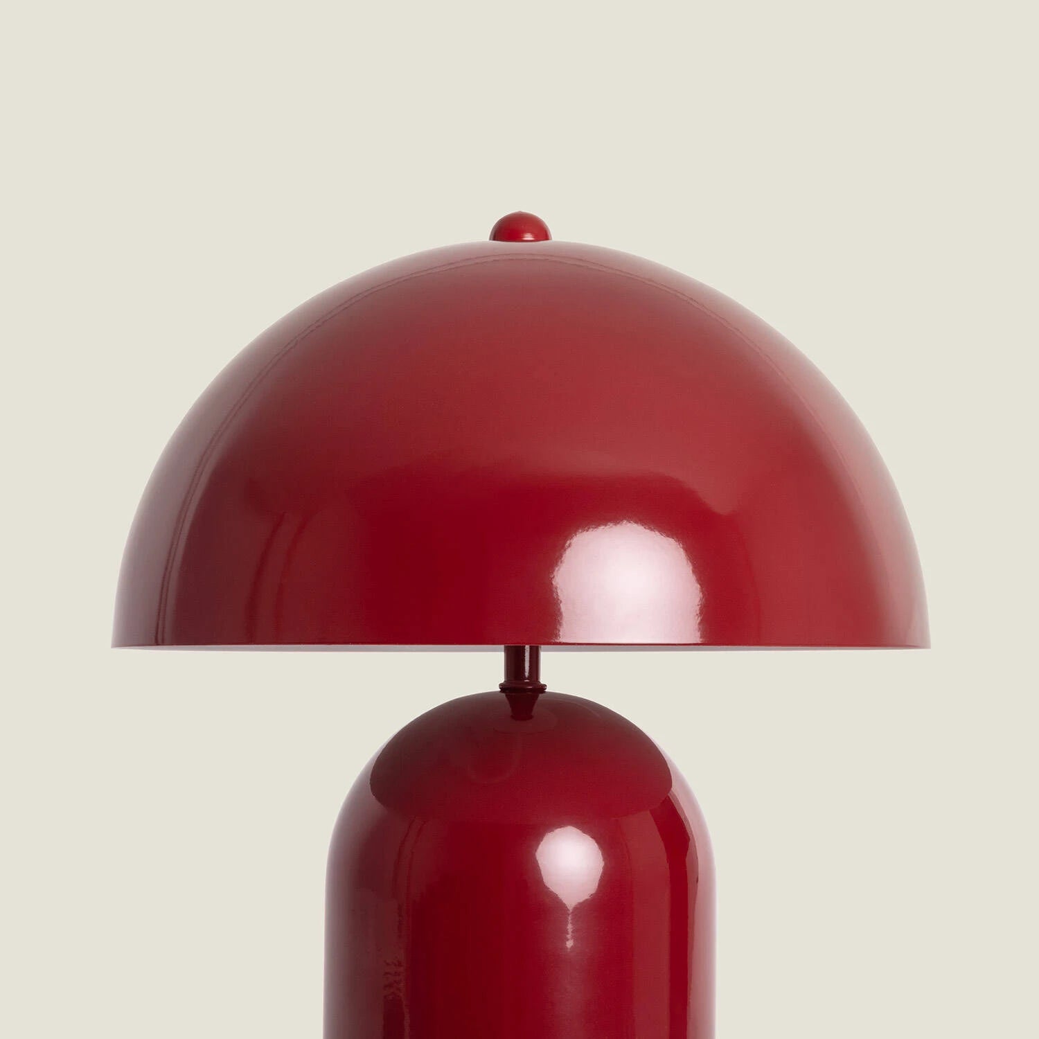 Lampe champignon en métal rouge – lampe de table design décorative