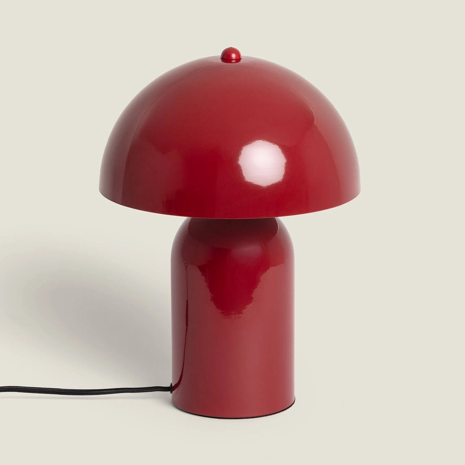 Lampe champignon en métal rouge – lampe de table design décorative
